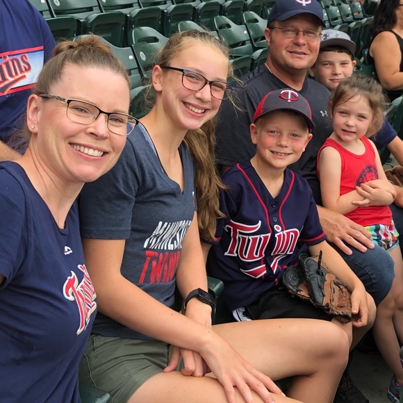 Meet your Posher, Mandy - Picture 2 of 3